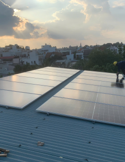 Lắp đặt hệ thống điện mặt trời 16kWp + 28.6kWh pin lưu trữ cho dãy trọ tại Biên Hòa
