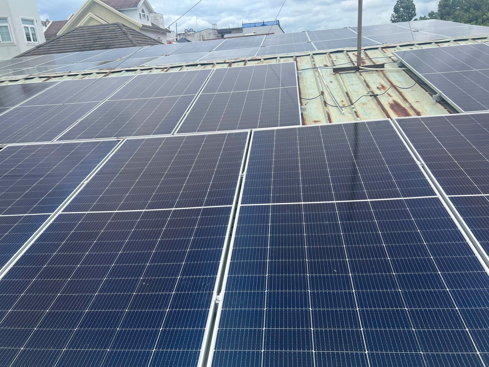 Hệ thống Điện Năng Lượng Mặt Trời 36.16kW - 3P sử dụng cho nhà hàng Hoa