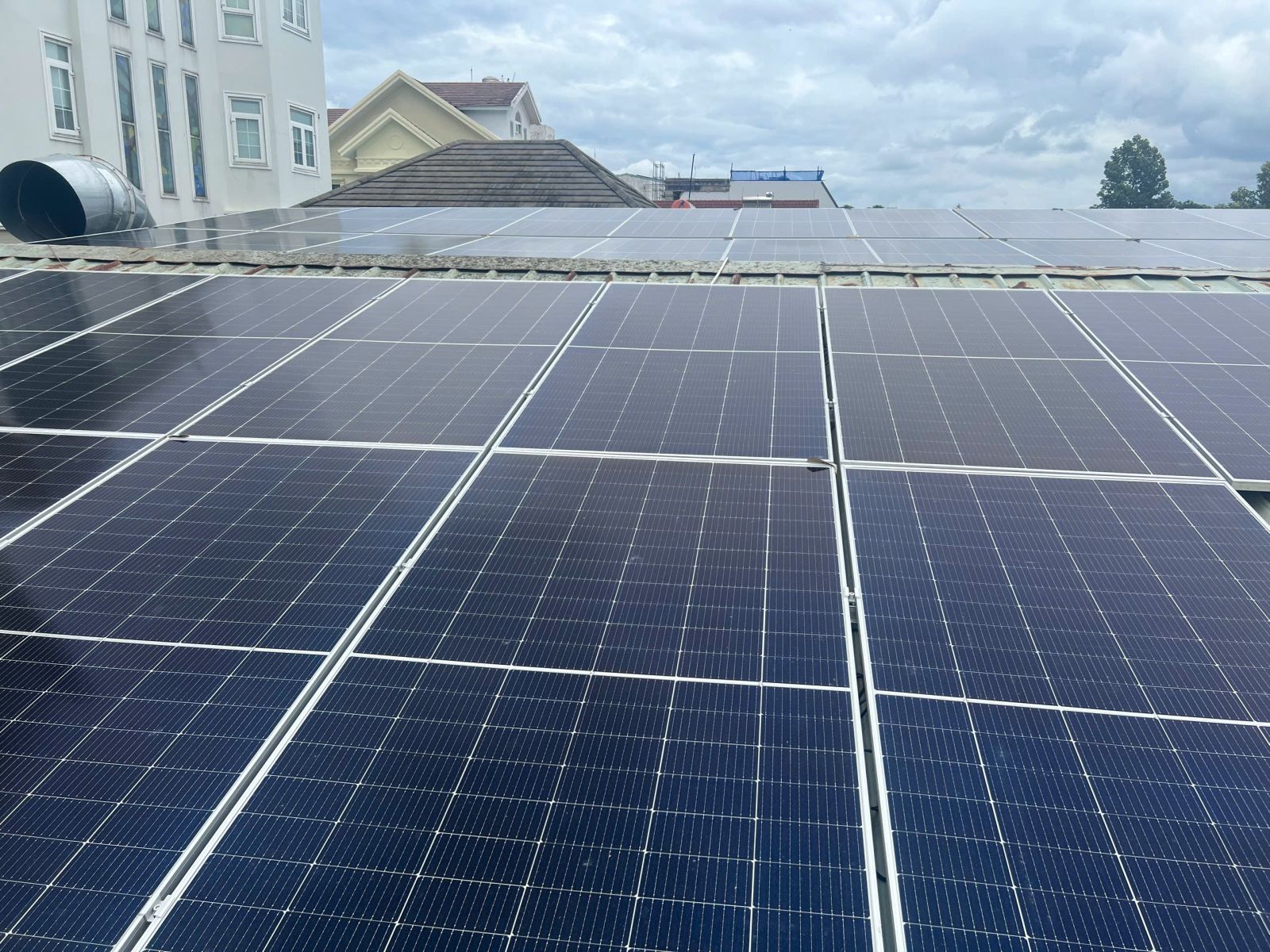 Hệ thống Điện Năng Lượng Mặt Trời 36.16kW - 3P sử dụng cho nhà hàng Hoa